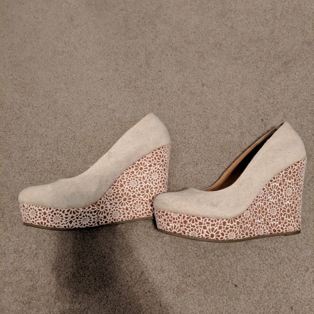 Cream Wedges